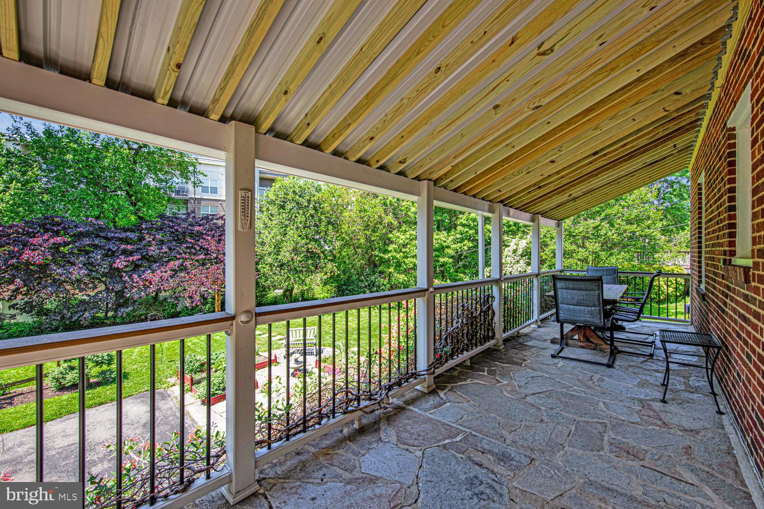 DULANEY MANOR - Residential