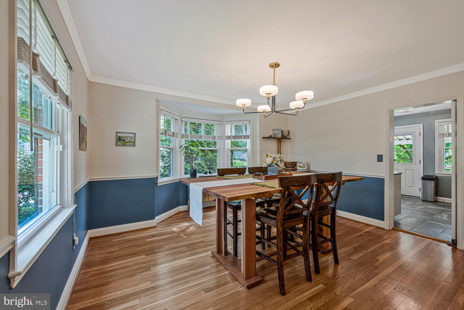 902 LOCUSTVALE ROAD