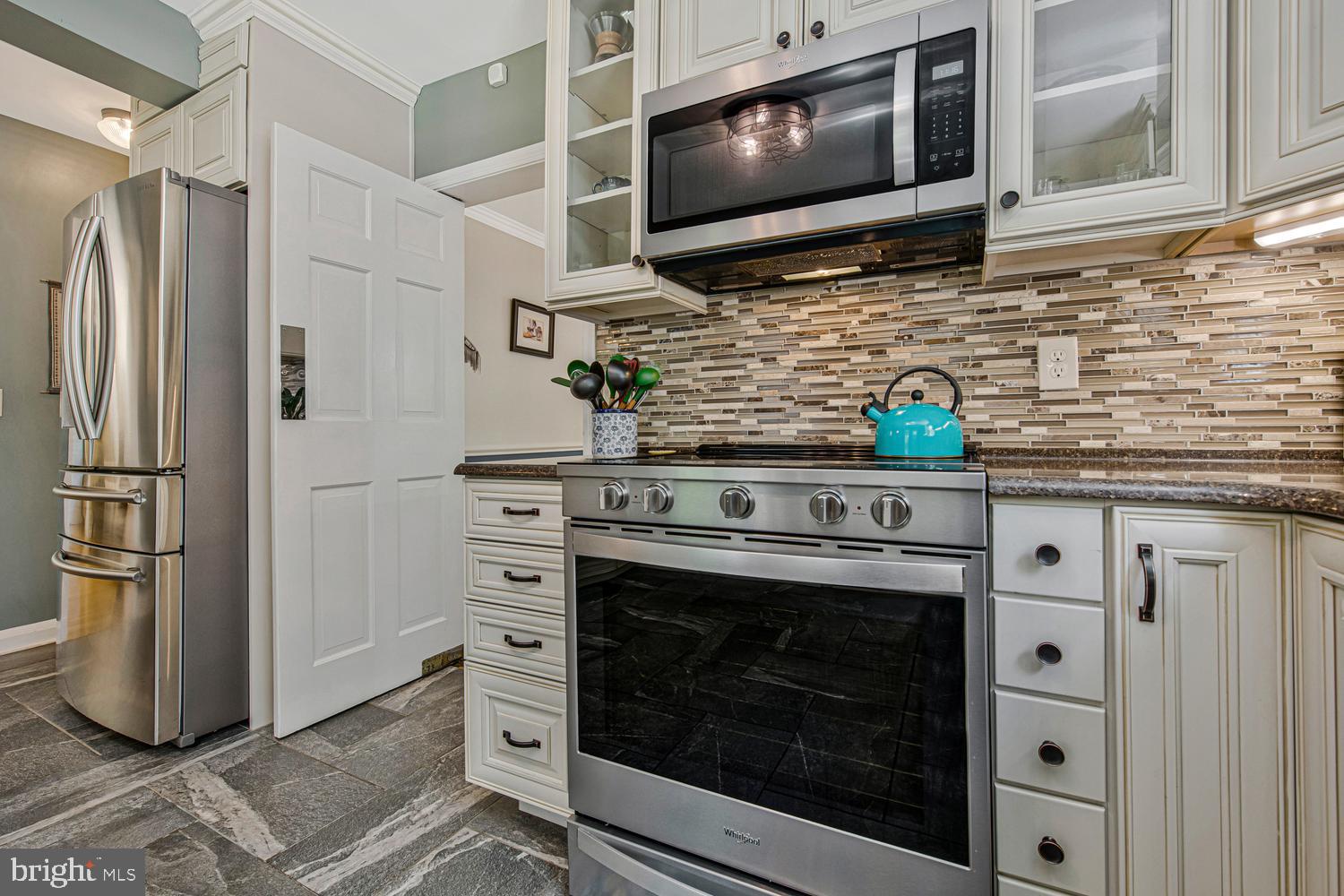 DULANEY MANOR - Residential