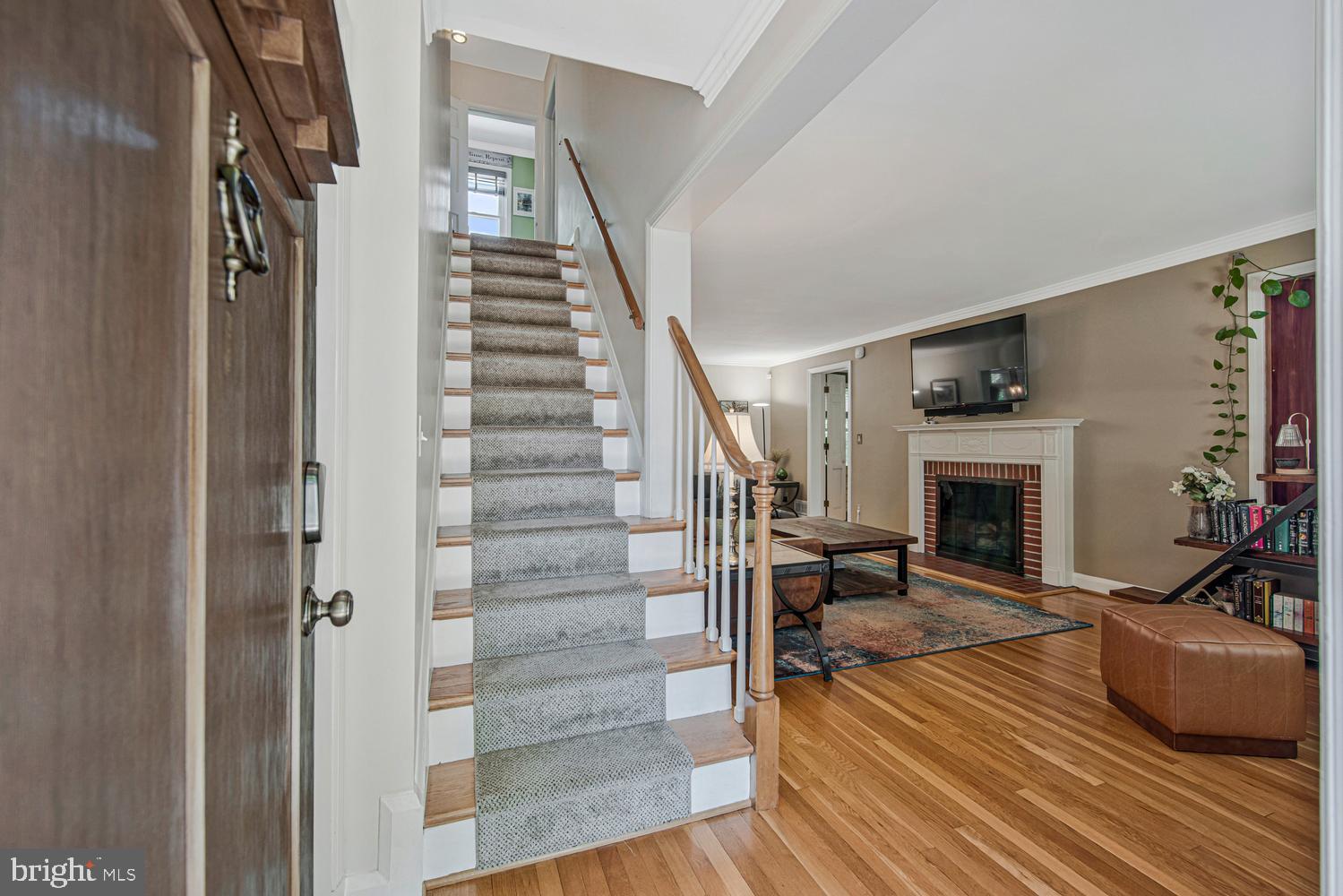 902 LOCUSTVALE ROAD