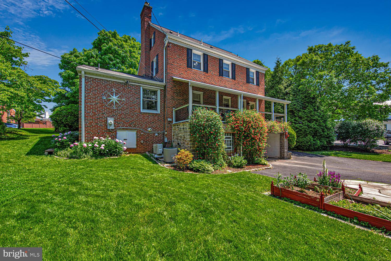 DULANEY MANOR - Residential