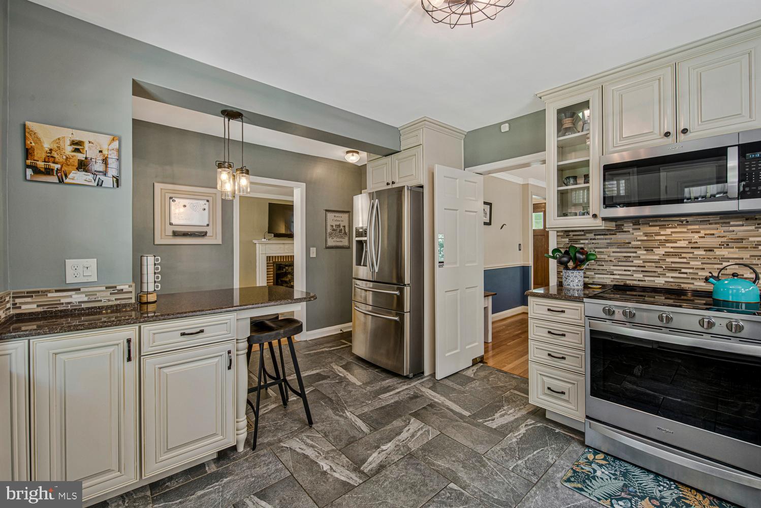 DULANEY MANOR - Residential