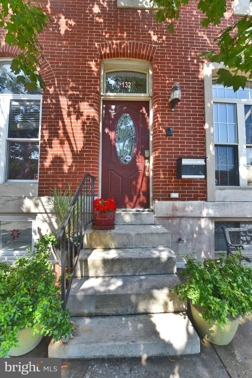 Elegant & COMPLETELY rehabbed home w/PARKING! 3 Bedroom suites! Fabulous 5' oak split staircase, open to skylight, leading to 2 upper ensuite MBR's loaded w/ architectural details such as curved walls, custom ceilings & moldings thruout! SPA baths w/ jetted tubs, seamless shwr enclosures.  Gourmet kitchen w/ granite counters, stainless appliance, box beam ceiling opens to spacious DR.