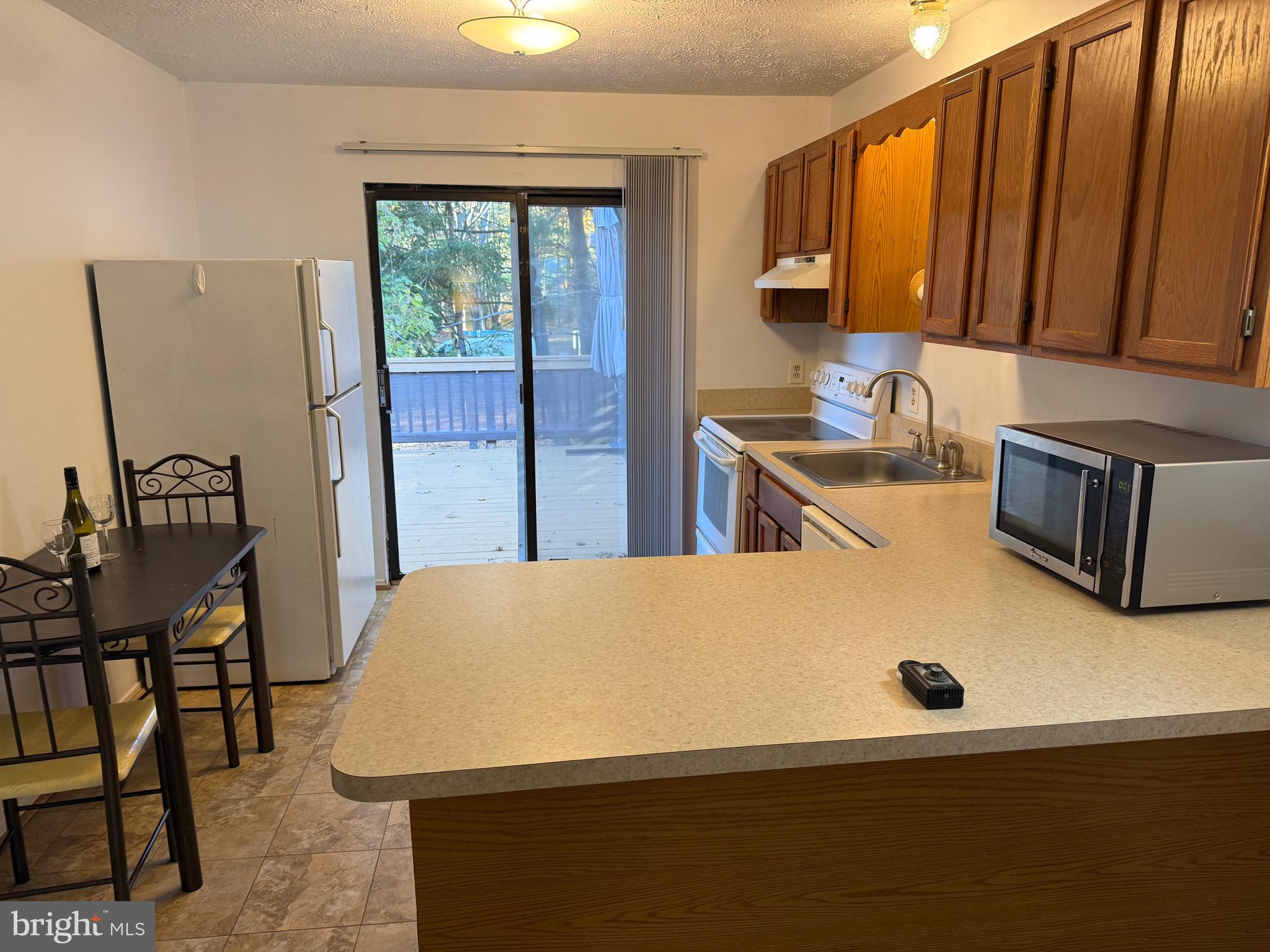 ULMSTEAD GARDENS - Residential Lease