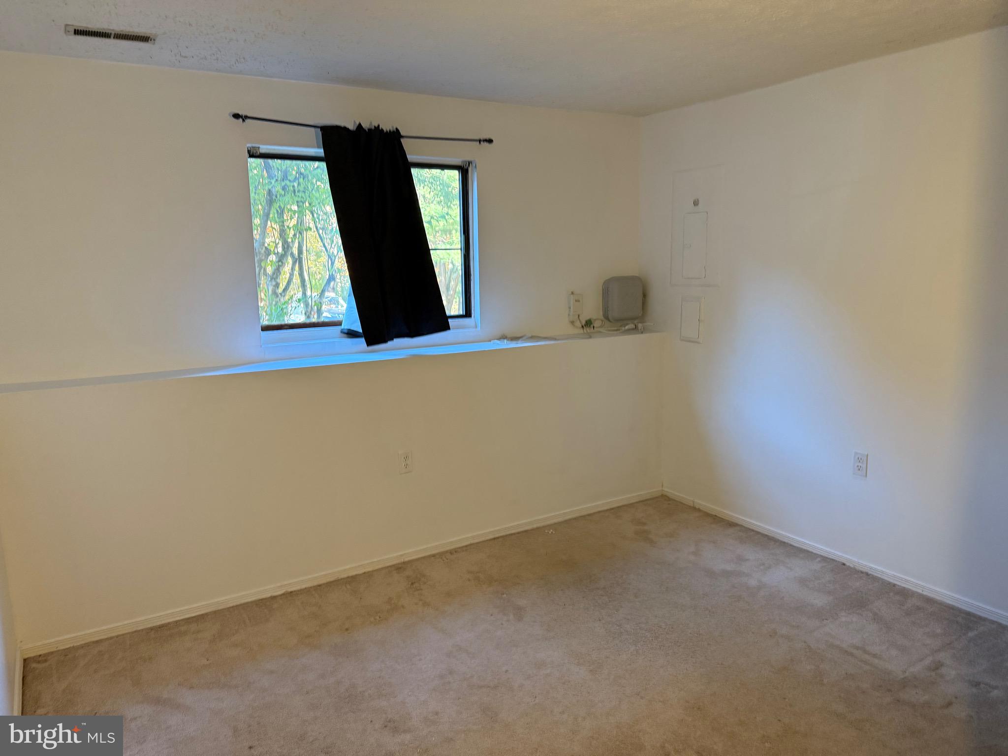 ULMSTEAD GARDENS - Residential Lease