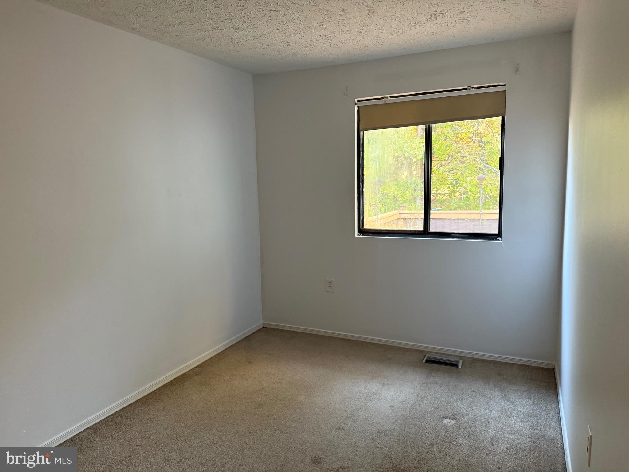 ULMSTEAD GARDENS - Residential Lease