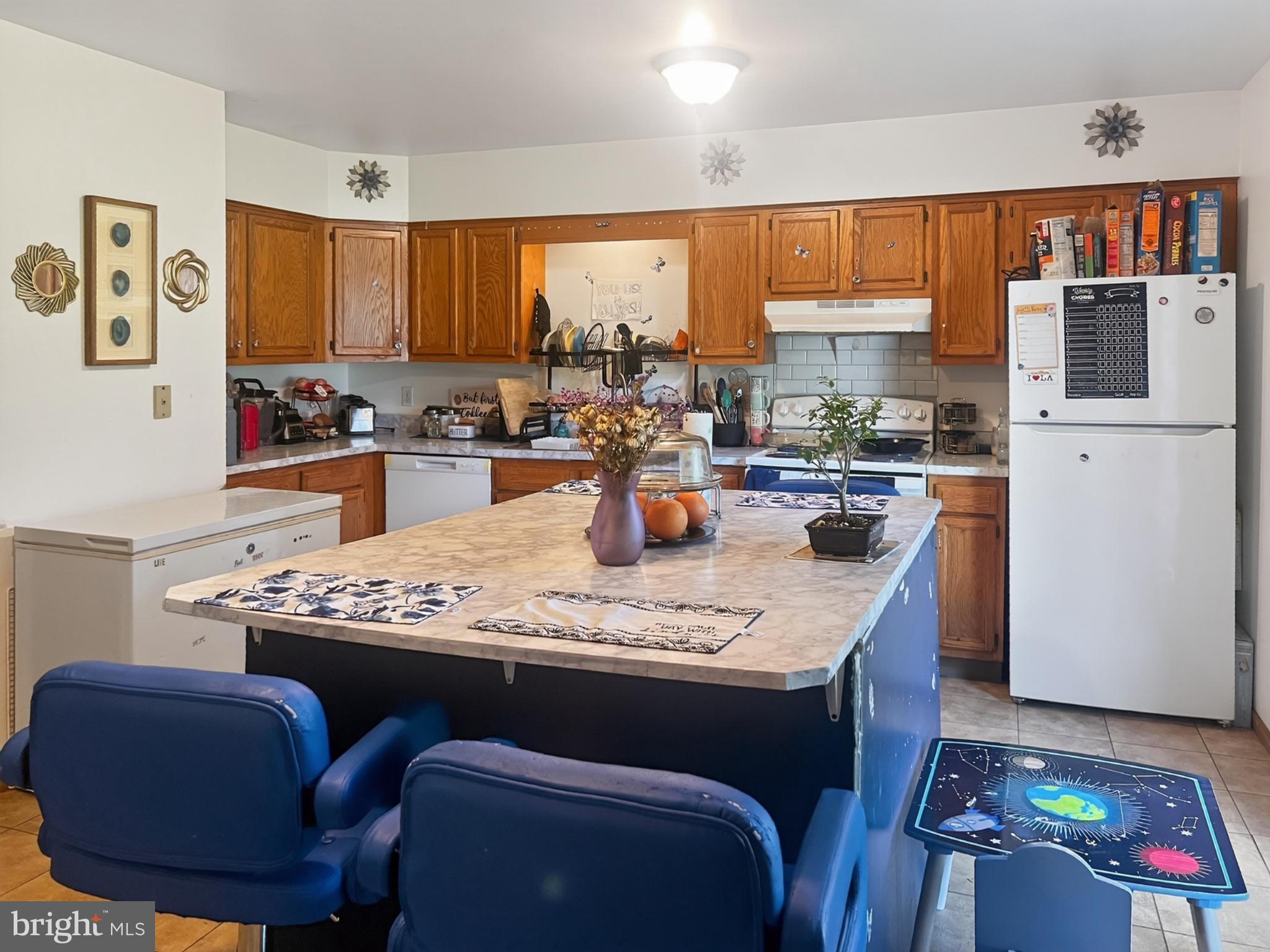 2415 LILA LANE