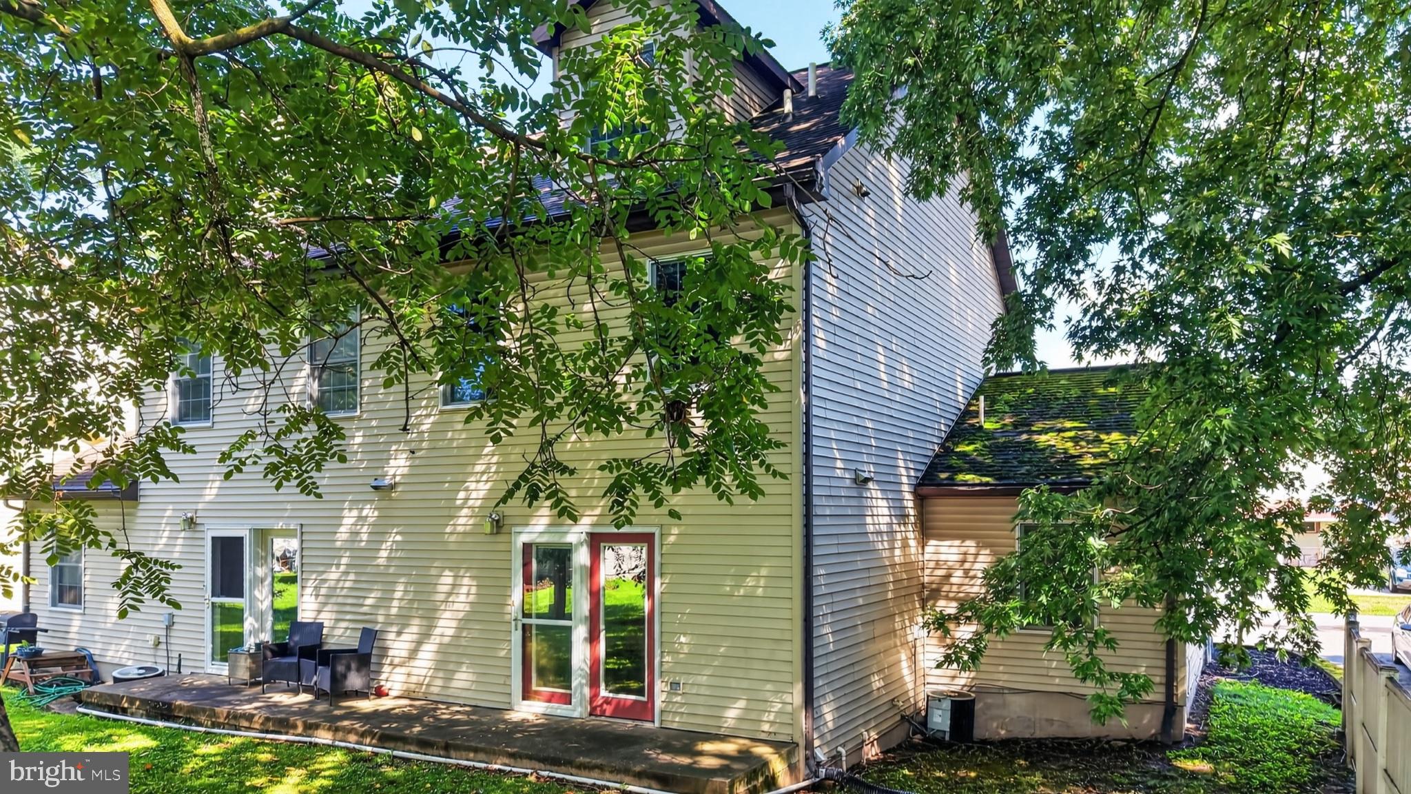 2415 LILA LANE