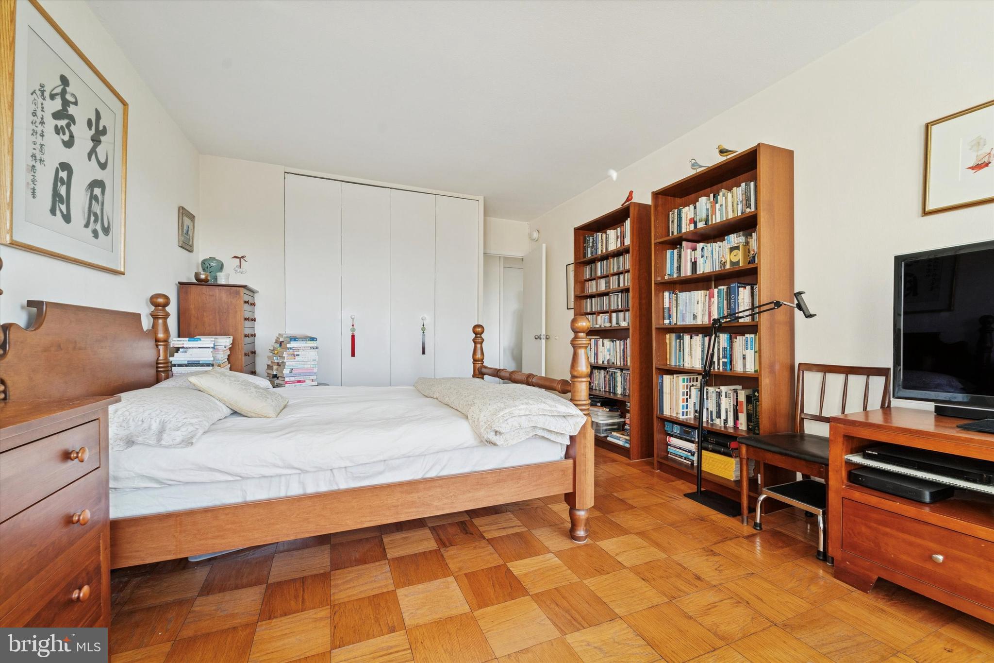 SOCIETY HILL - Residential