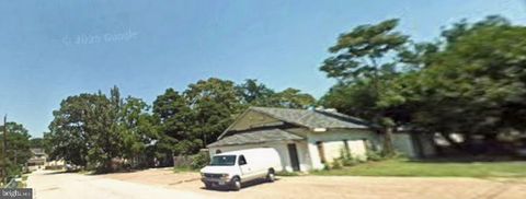 Photo of 400 Summit Avenue, GLEN BURNIE, MD 21060 (MLS # MDAA2131774)