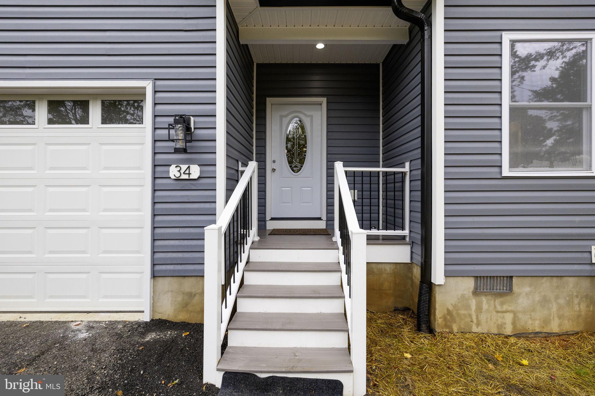34 CIRCLE LANE