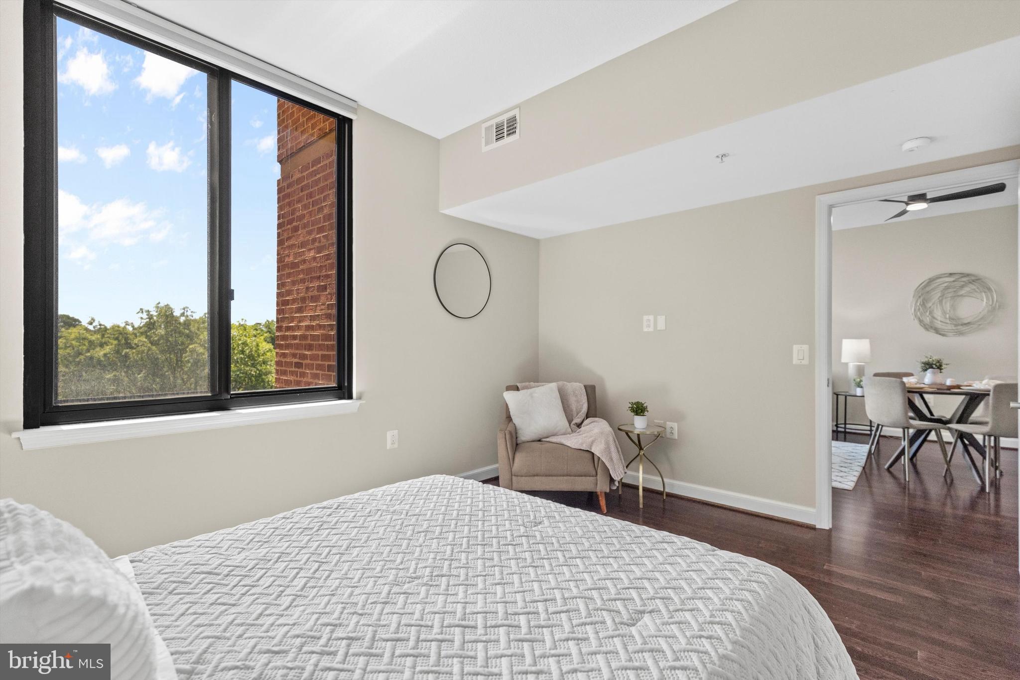 MIDTOWN ALEXANDRIA STATION CONDOMINIUM - Residential