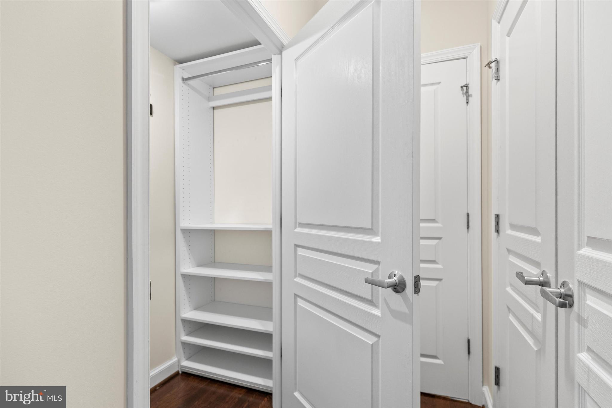 MIDTOWN ALEXANDRIA STATION CONDOMINIUM - Residential