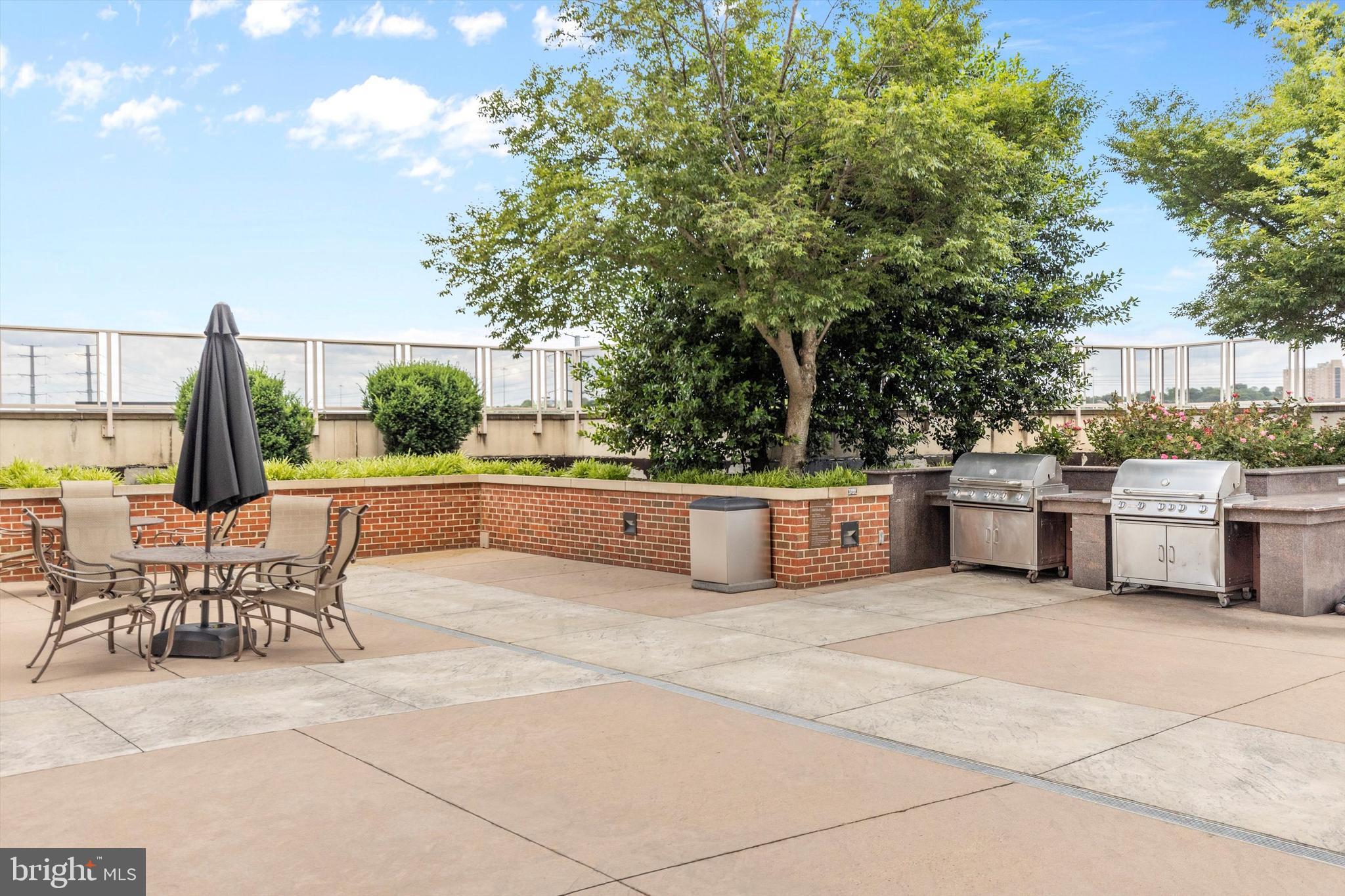 MIDTOWN ALEXANDRIA STATION CONDOMINIUM - Residential