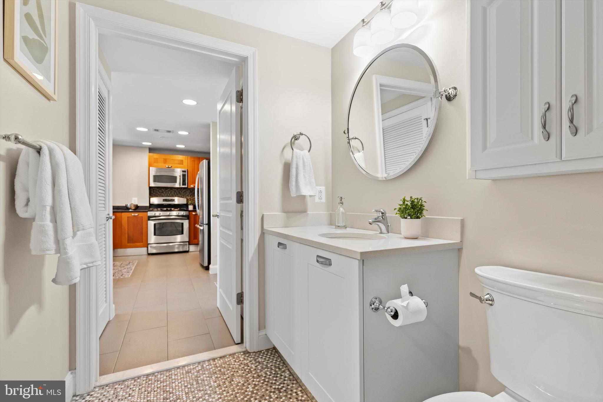 MIDTOWN ALEXANDRIA STATION CONDOMINIUM - Residential