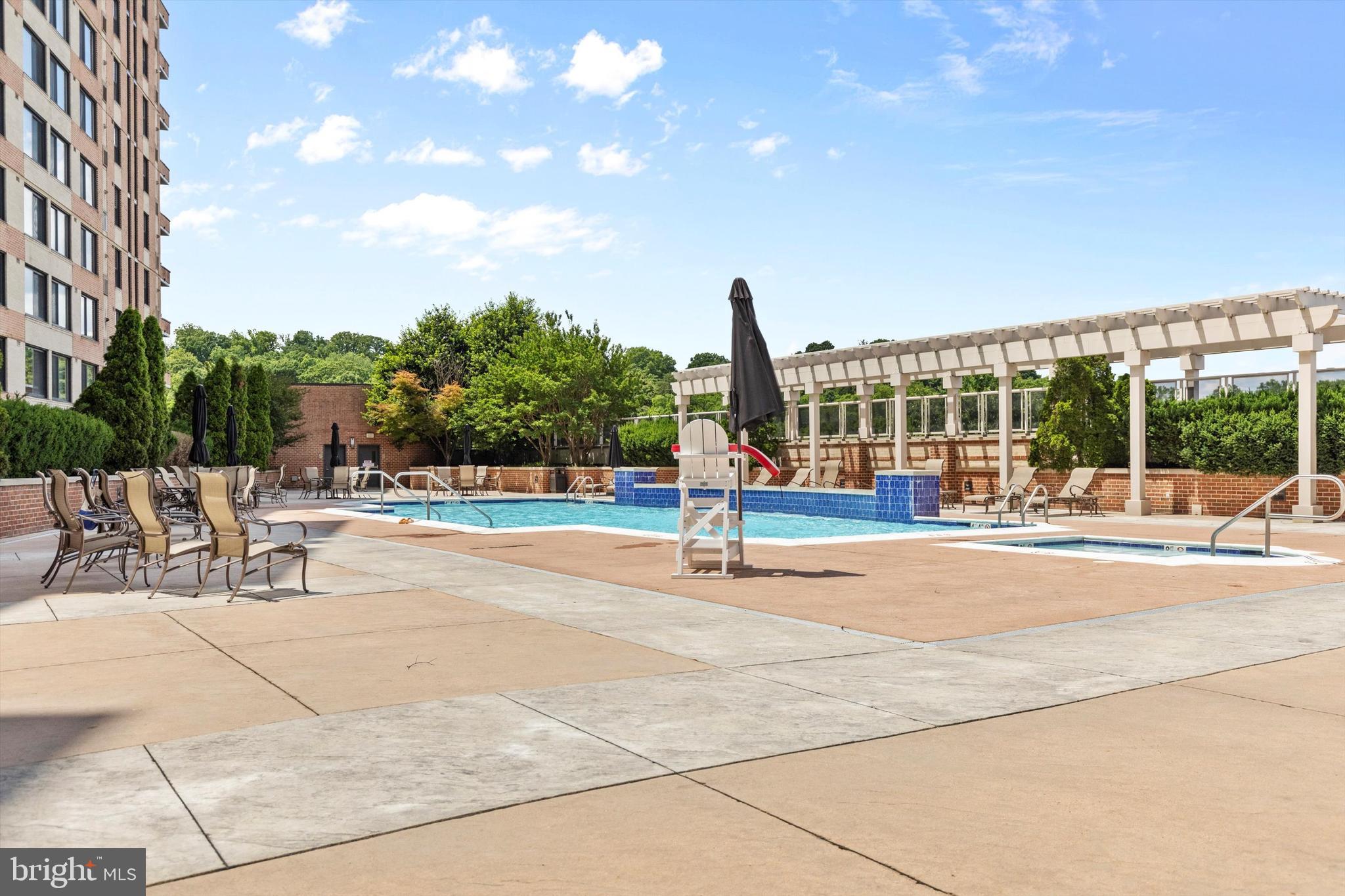 MIDTOWN ALEXANDRIA STATION CONDOMINIUM - Residential