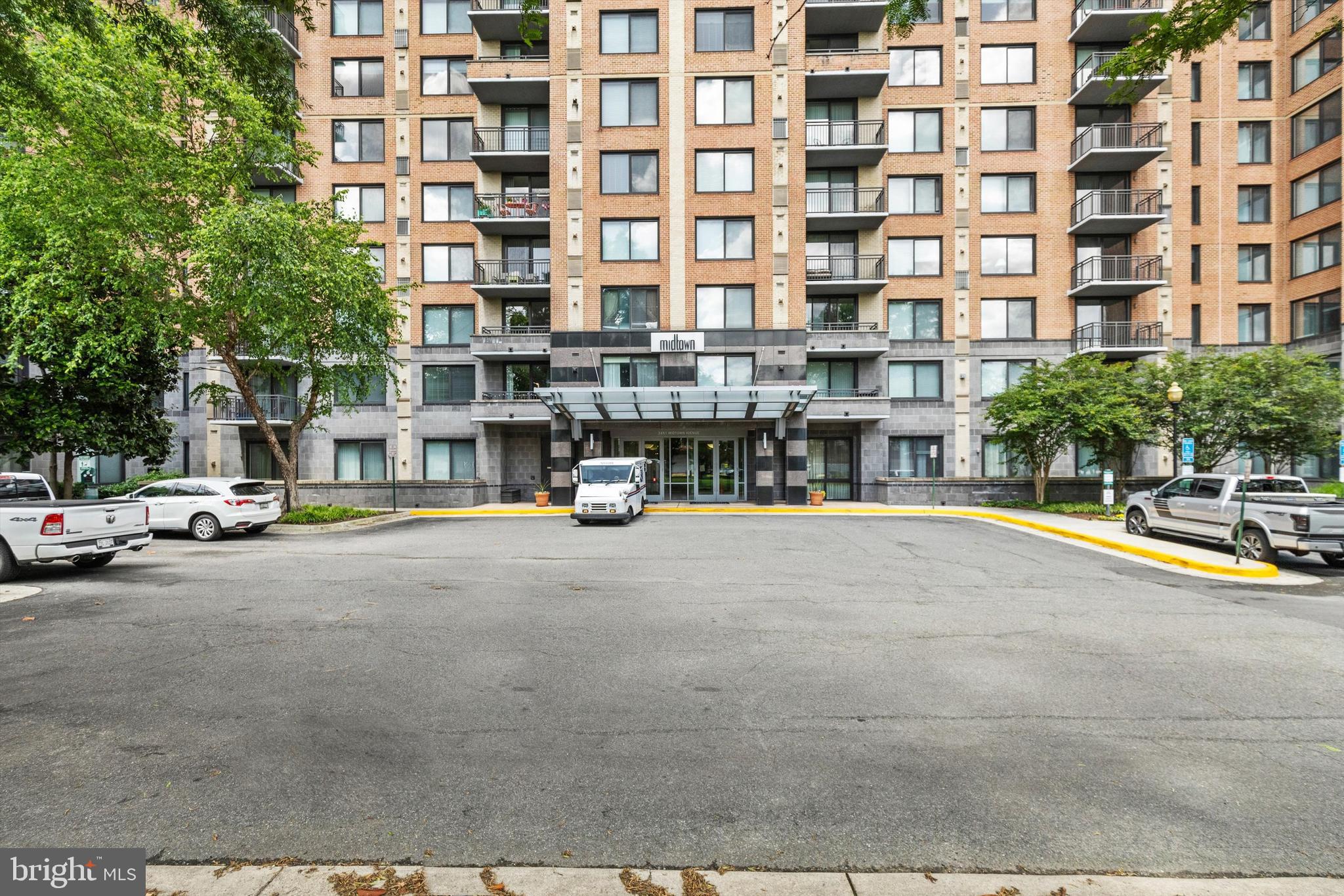 MIDTOWN ALEXANDRIA STATION CONDOMINIUM - Residential