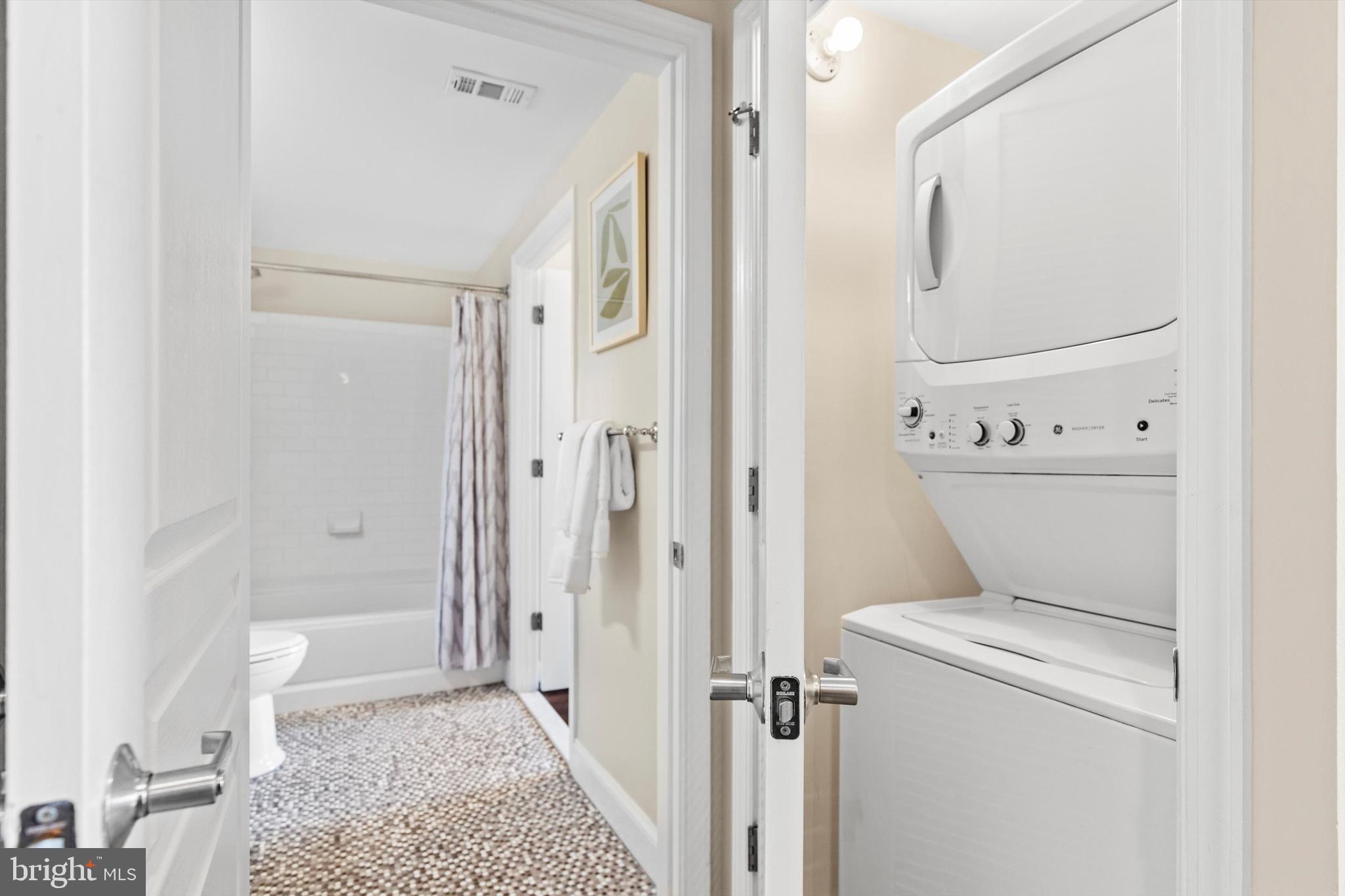 MIDTOWN ALEXANDRIA STATION CONDOMINIUM - Residential