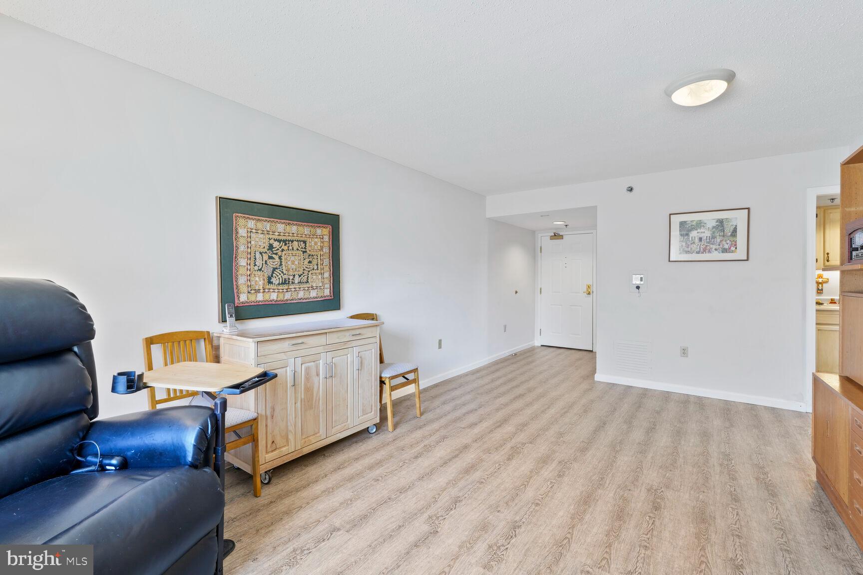 900 N TAYLOR STREET 1424