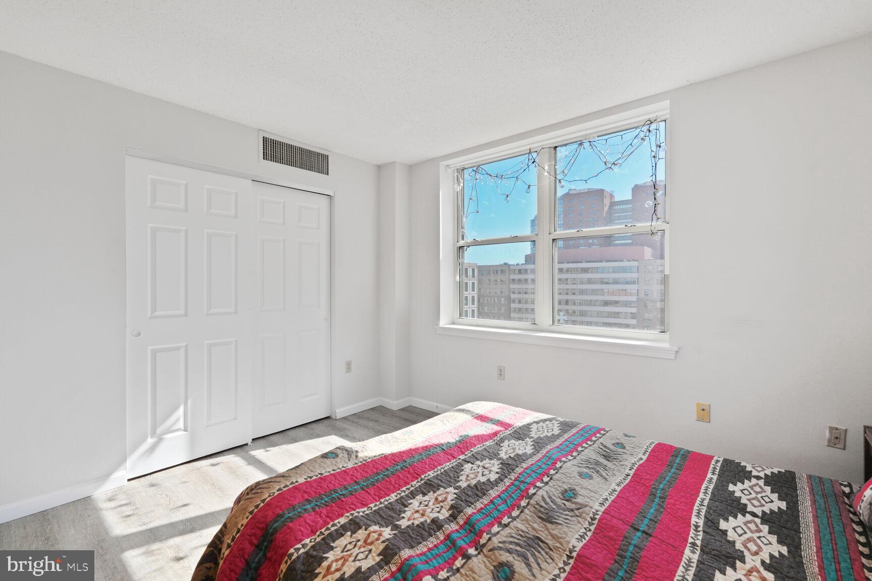 THE JEFFERSON - SUNRISE SENIOR LIVING - Residential Lease