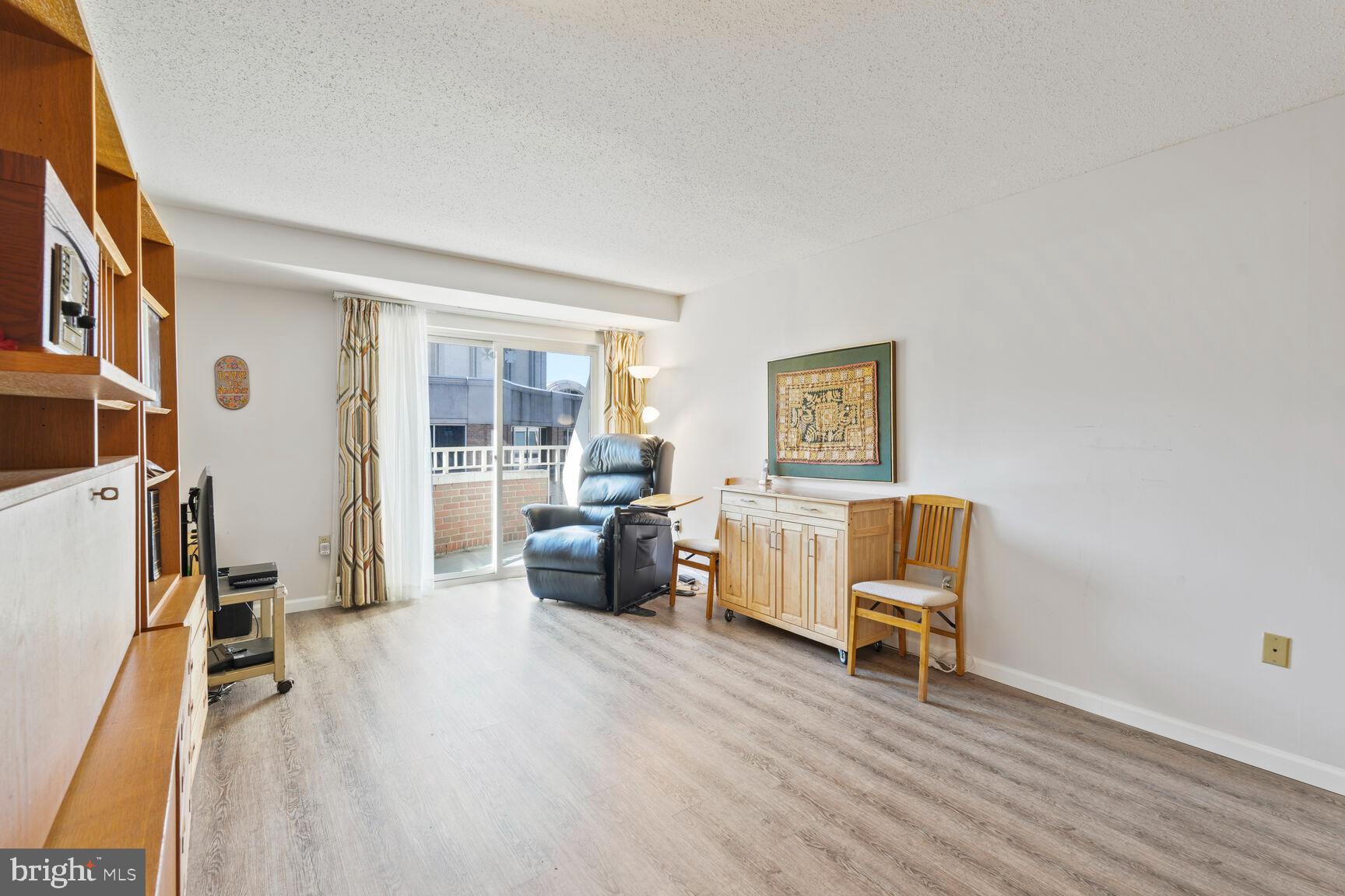 900 N TAYLOR STREET 1424