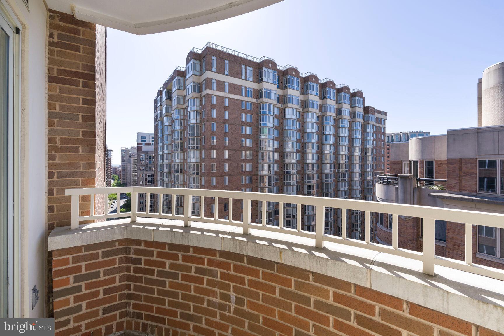 THE JEFFERSON - SUNRISE SENIOR LIVING - Residential Lease