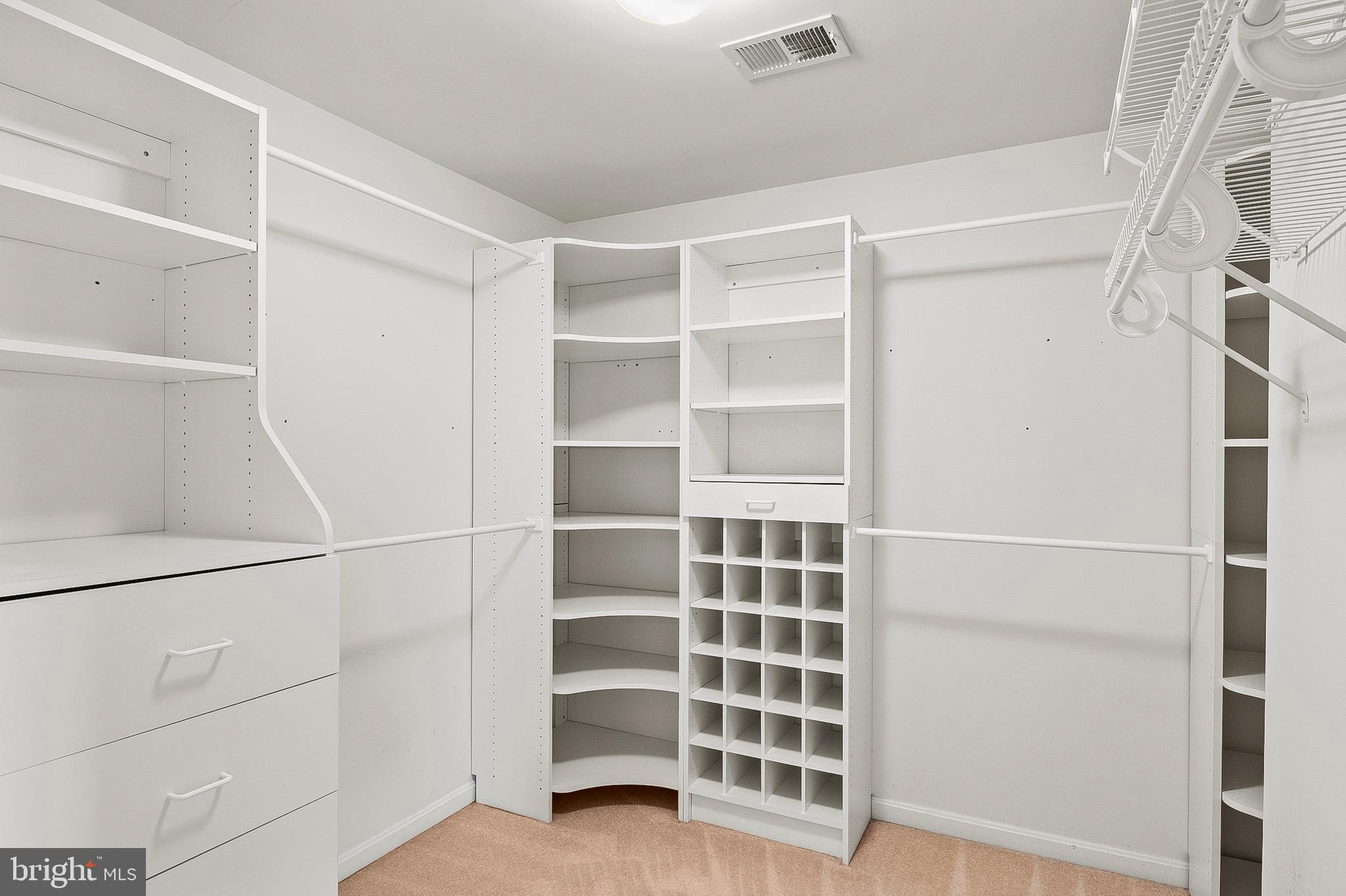 ASHBROOK - Residential