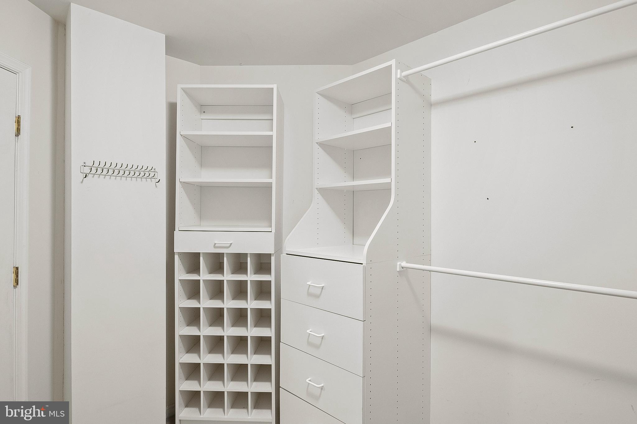 ASHBROOK - Residential