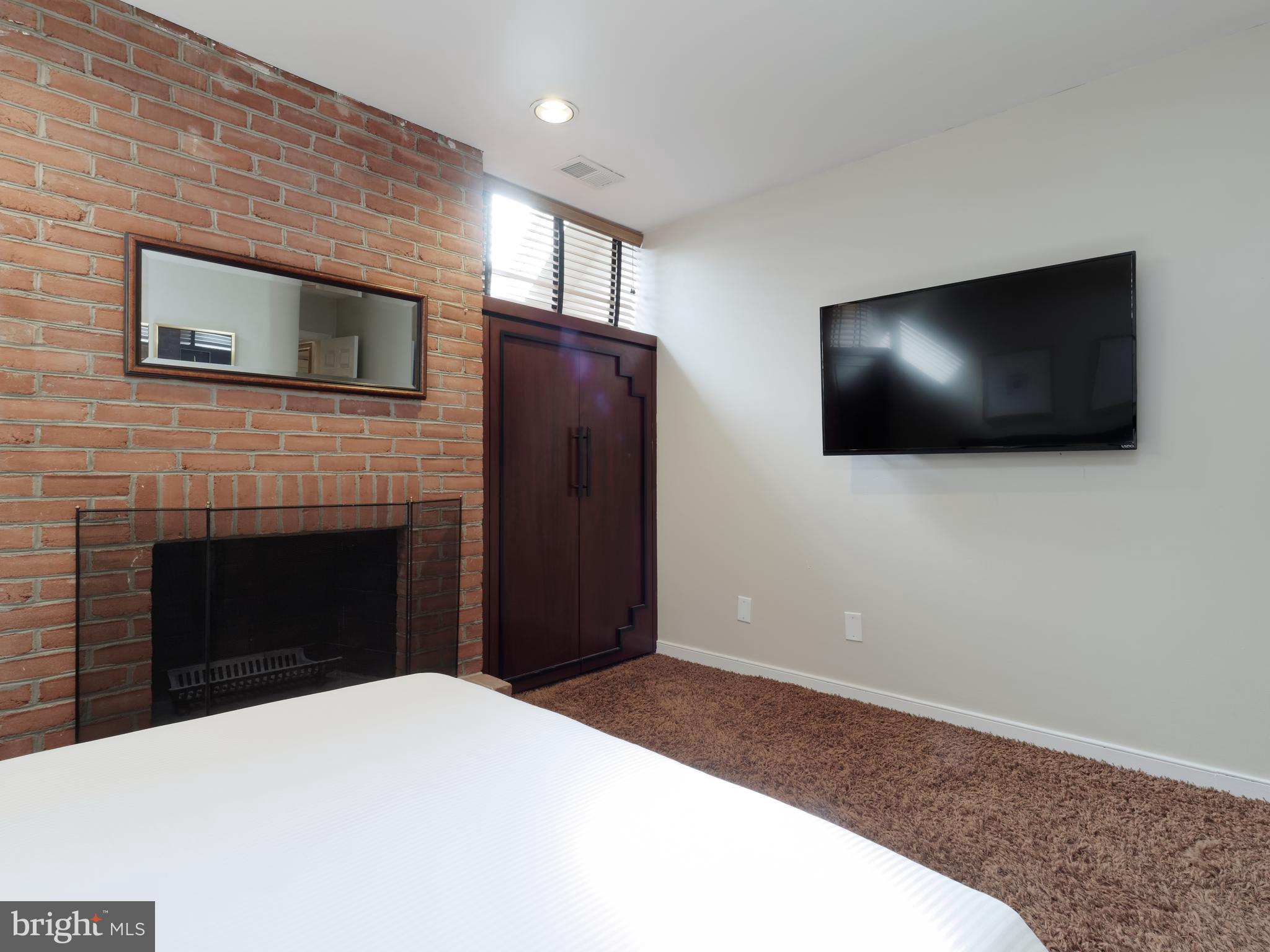 FEDERAL HILL HISTORIC DISTRICT - Residential Lease