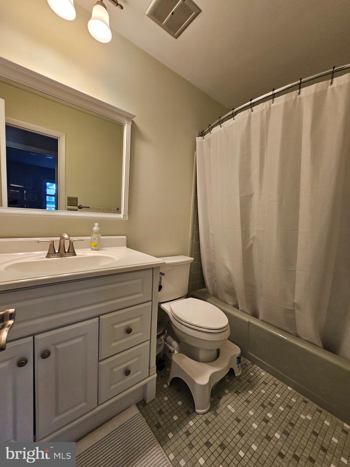 GYPSUM HILL - Residential Lease