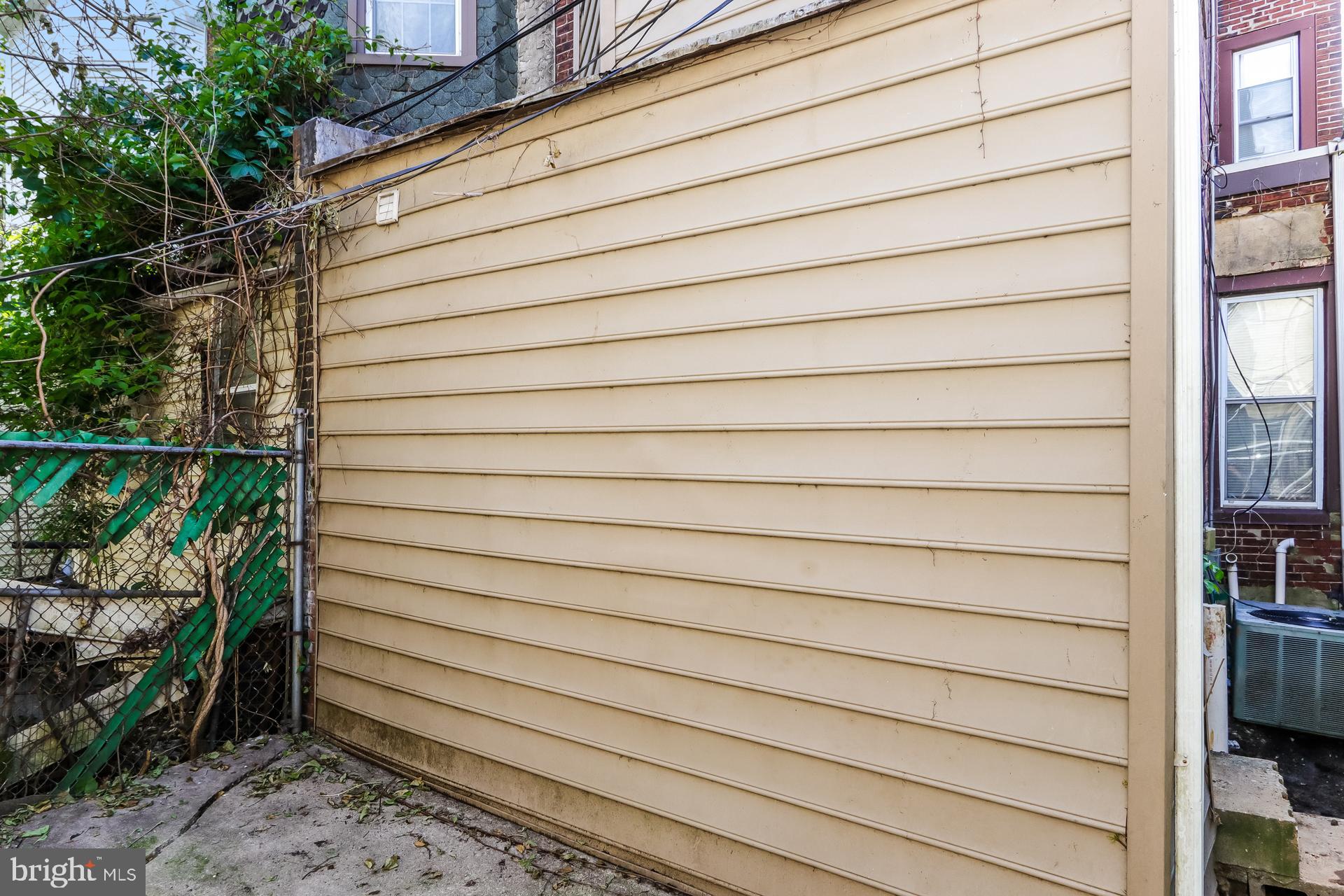 STRAWBERRY MANSION - Residential Lease