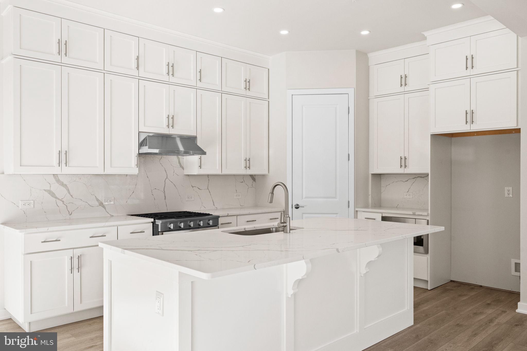 115 RIVER TRAIL CIRCLE