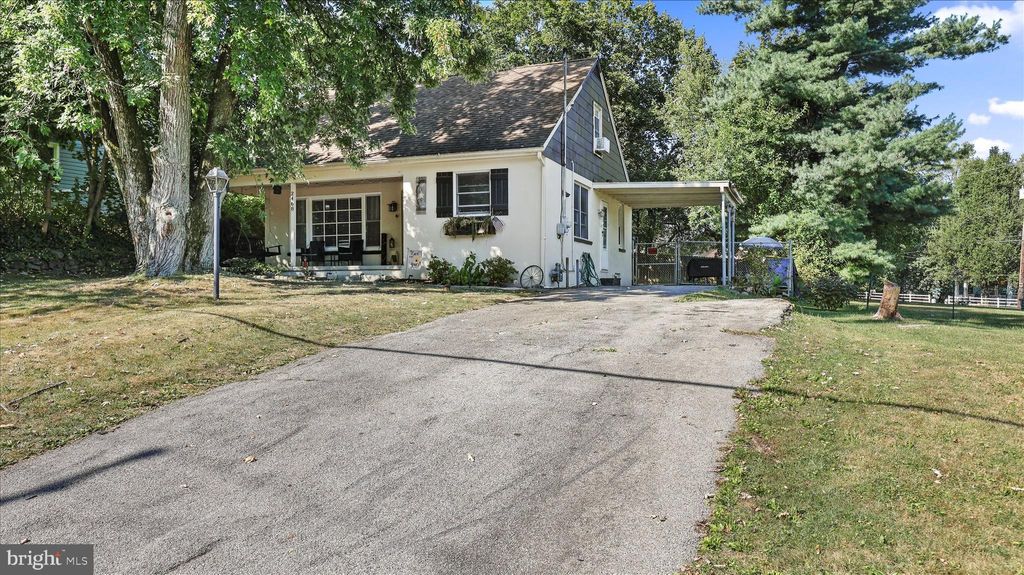 Photo of 2468 N Sherman Street, YORK, PA 17406 (MLS # PAYK2089710)