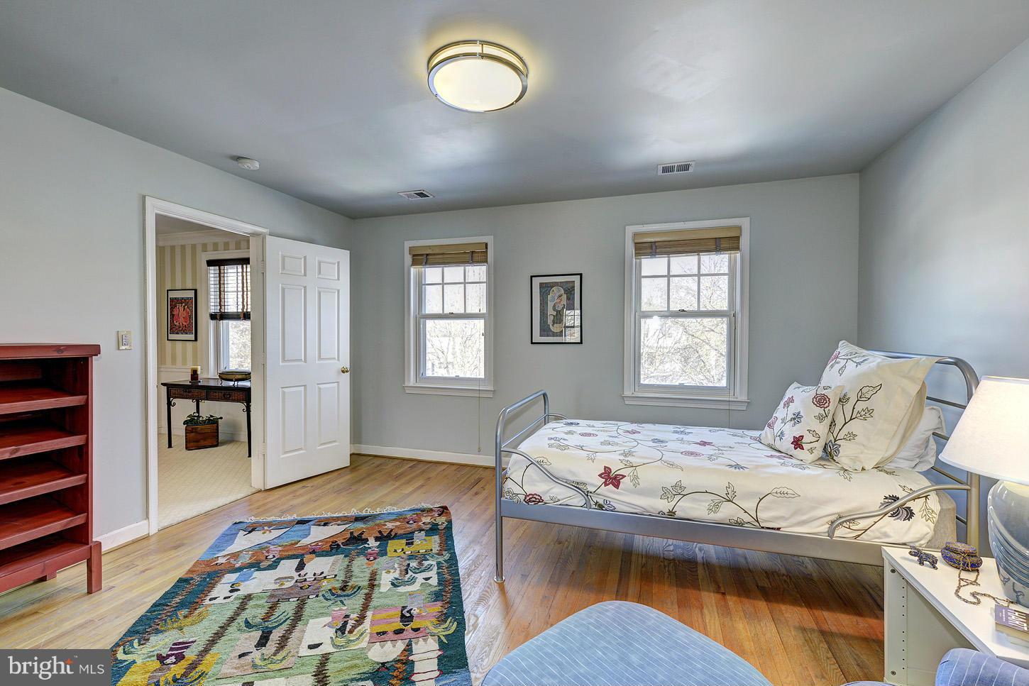 RIVER FALLS - Residential Lease