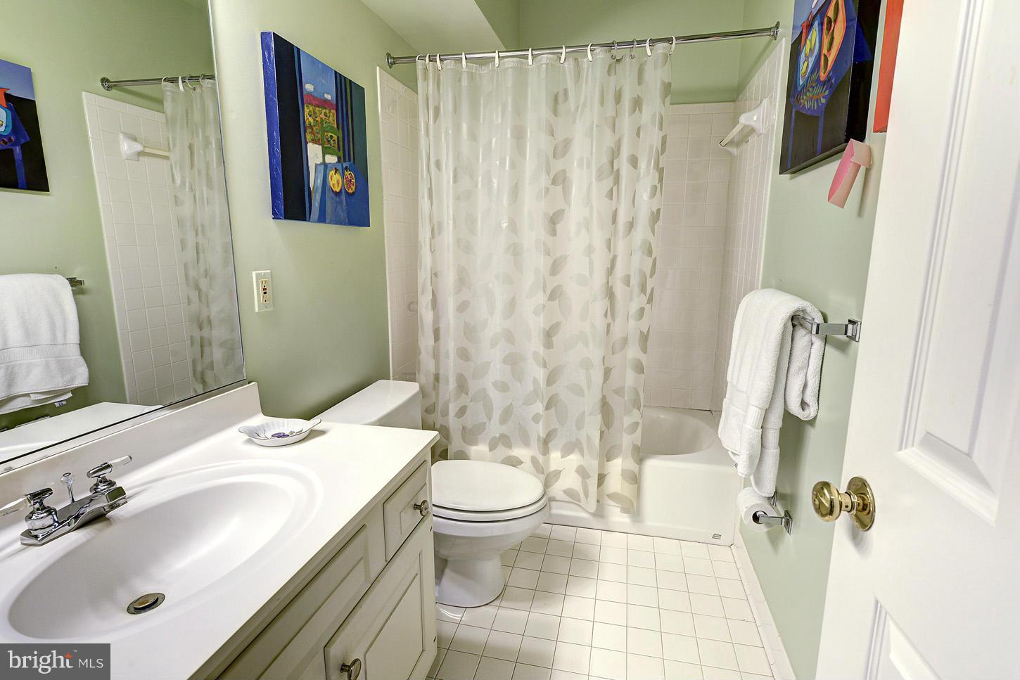 RIVER FALLS - Residential Lease