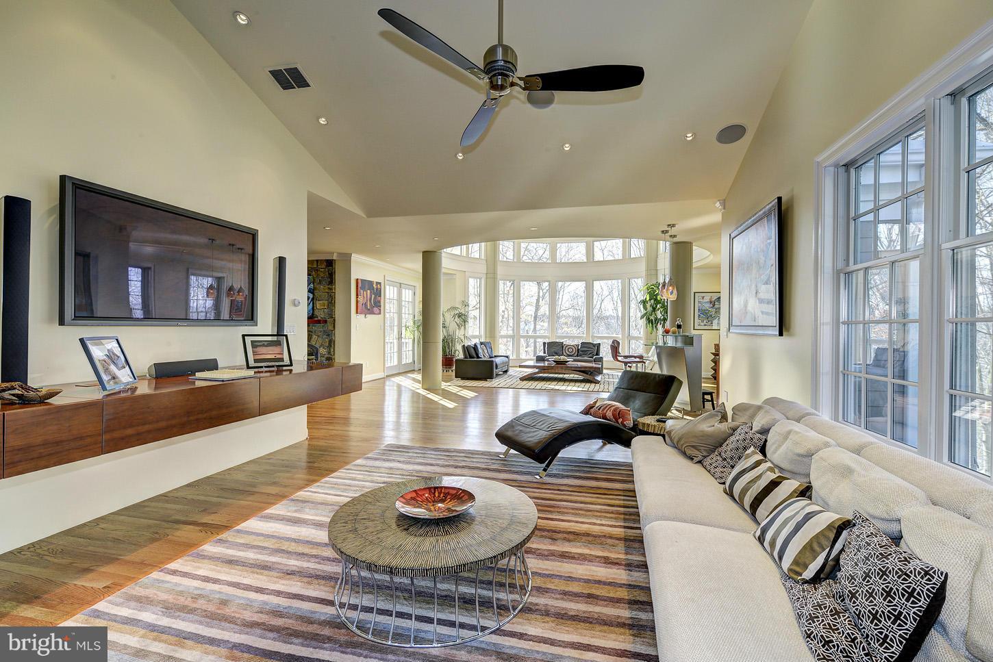 RIVER FALLS - Residential Lease