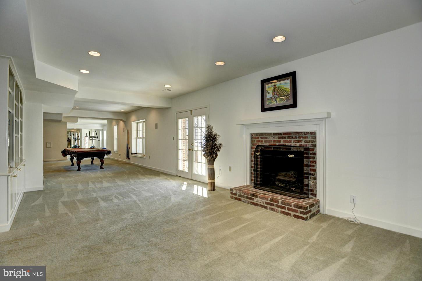 RIVER FALLS - Residential Lease