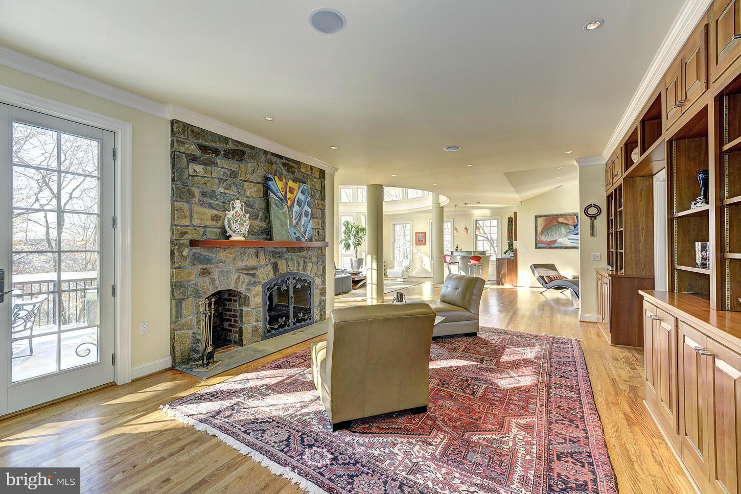 RIVER FALLS - Residential Lease