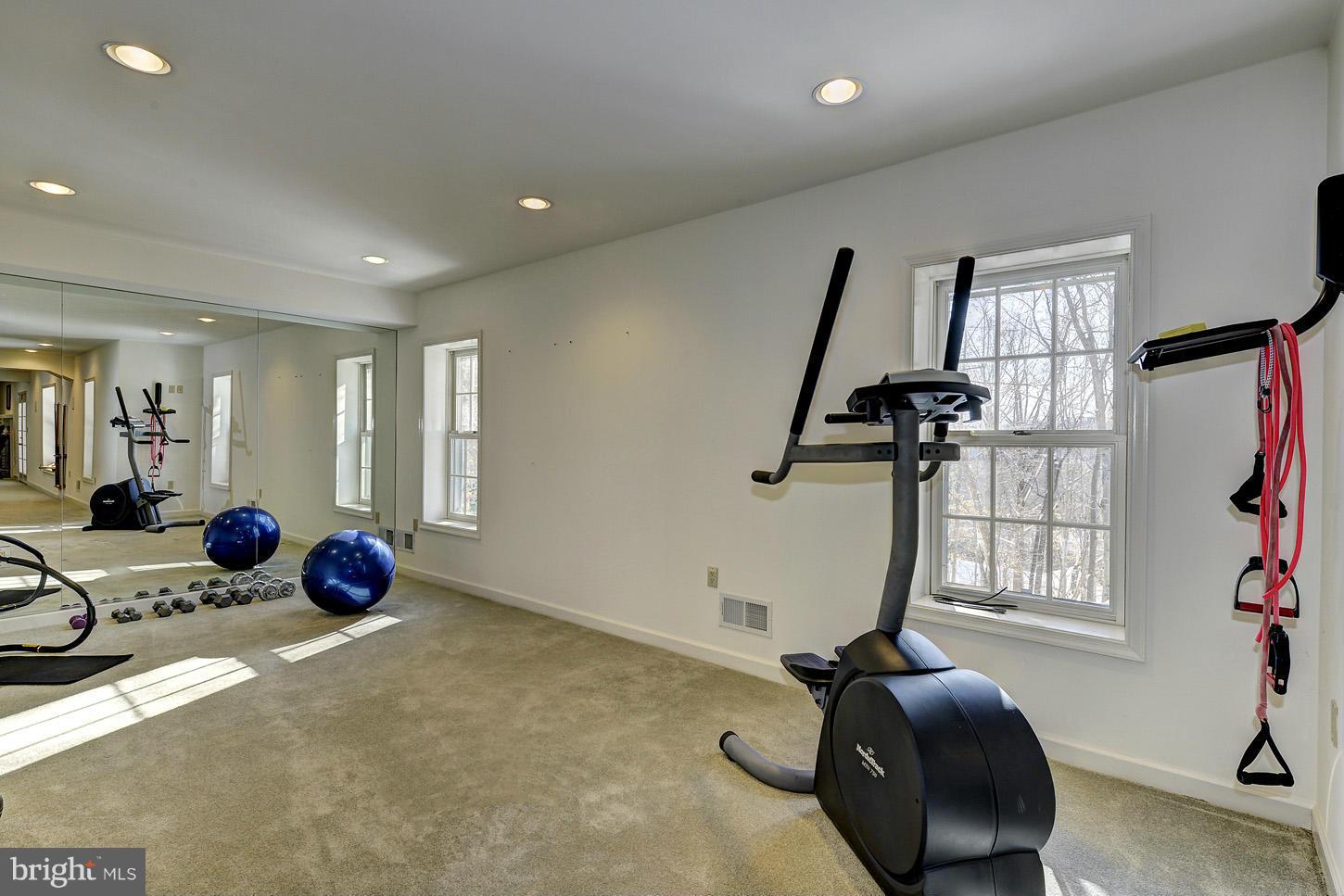 RIVER FALLS - Residential Lease