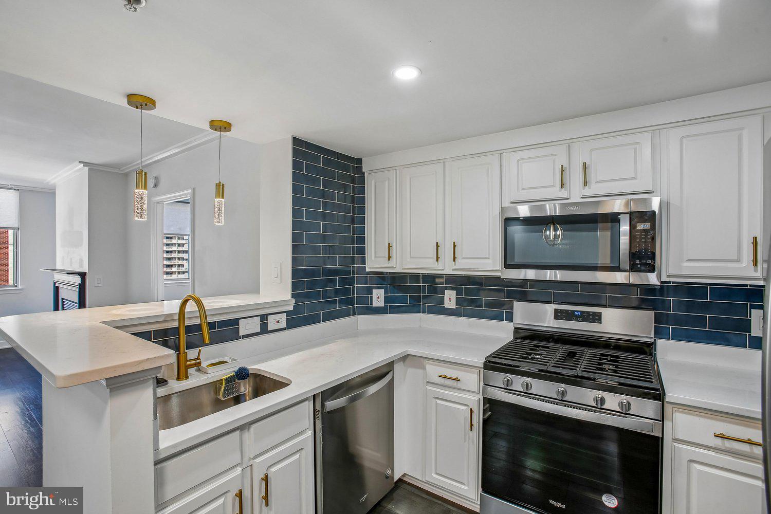 3830 9TH STREET N 804W