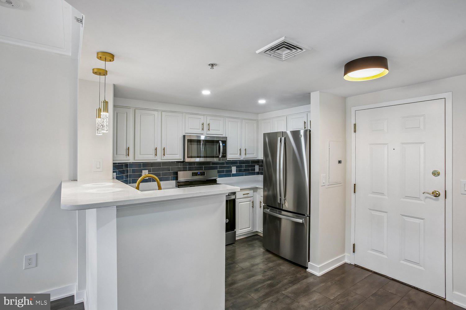 3830 9TH STREET N 804W