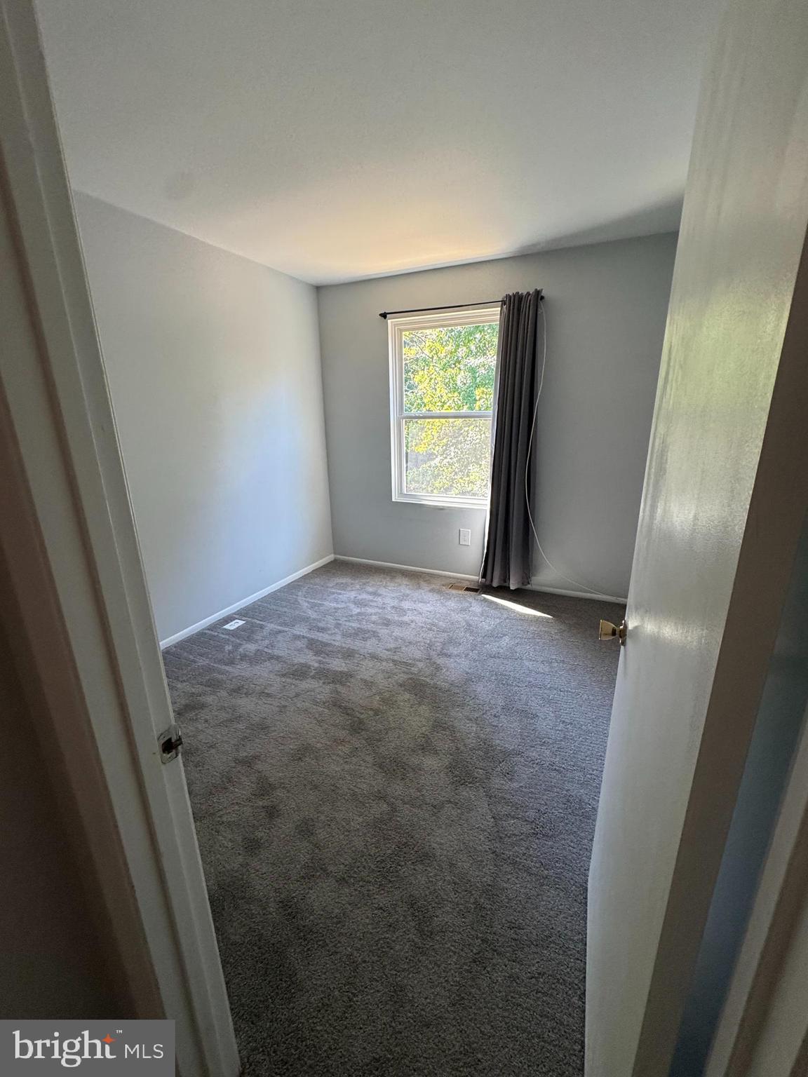 WHISPERING WOODS - Residential Lease