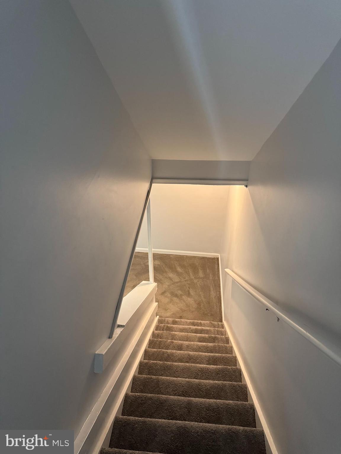 WHISPERING WOODS - Residential Lease
