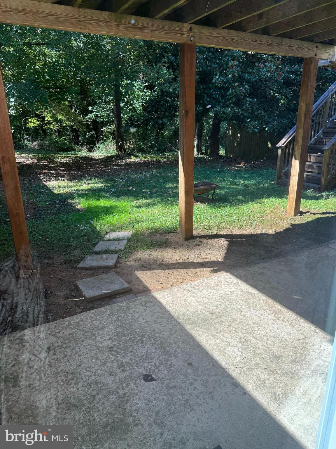 WHISPERING WOODS - Residential Lease
