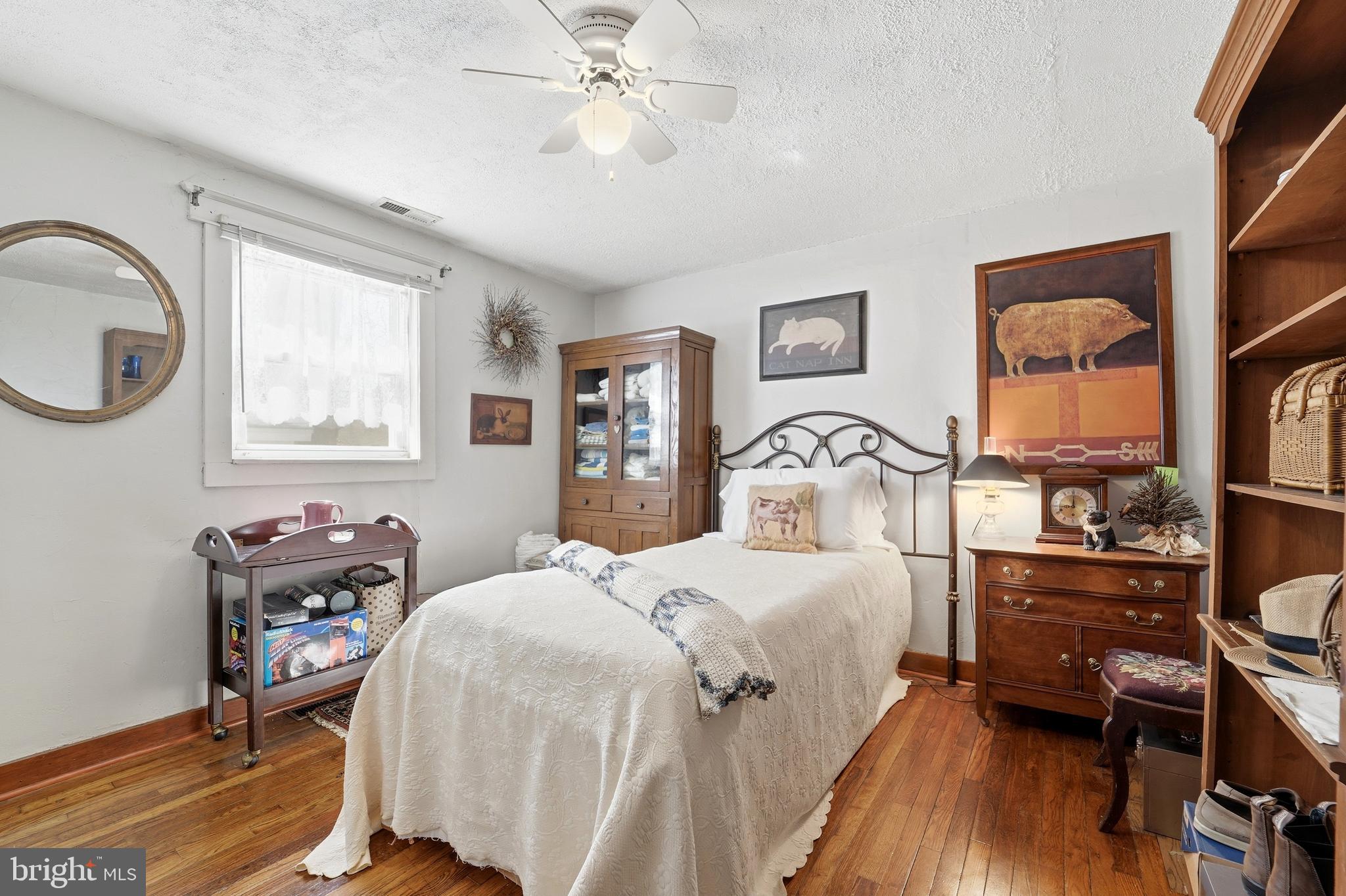 CEDAR BEACH - Residential