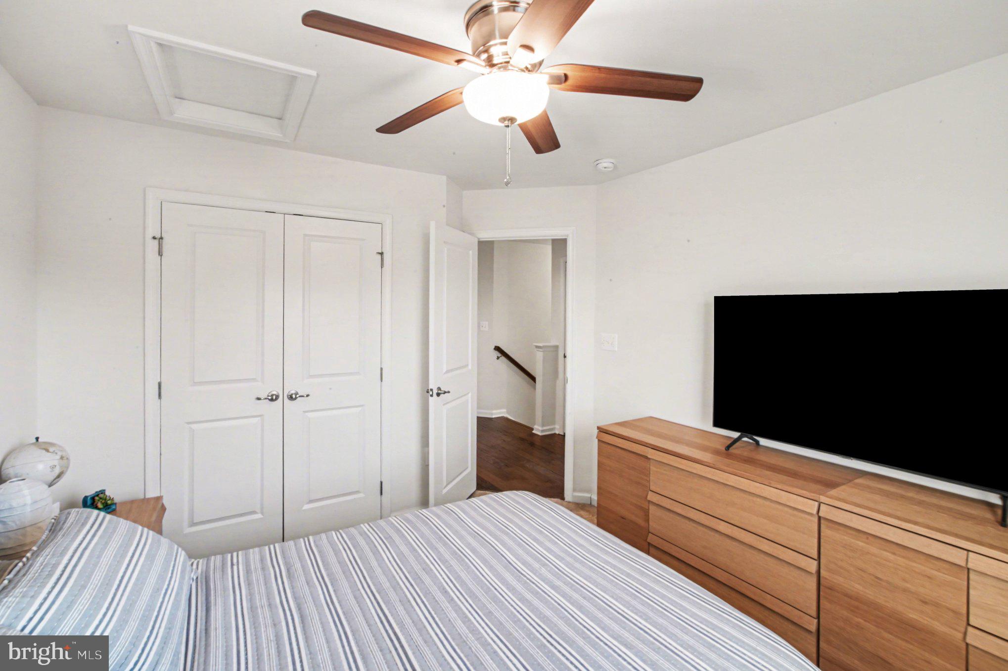 GOVERNORS ROW - Residential