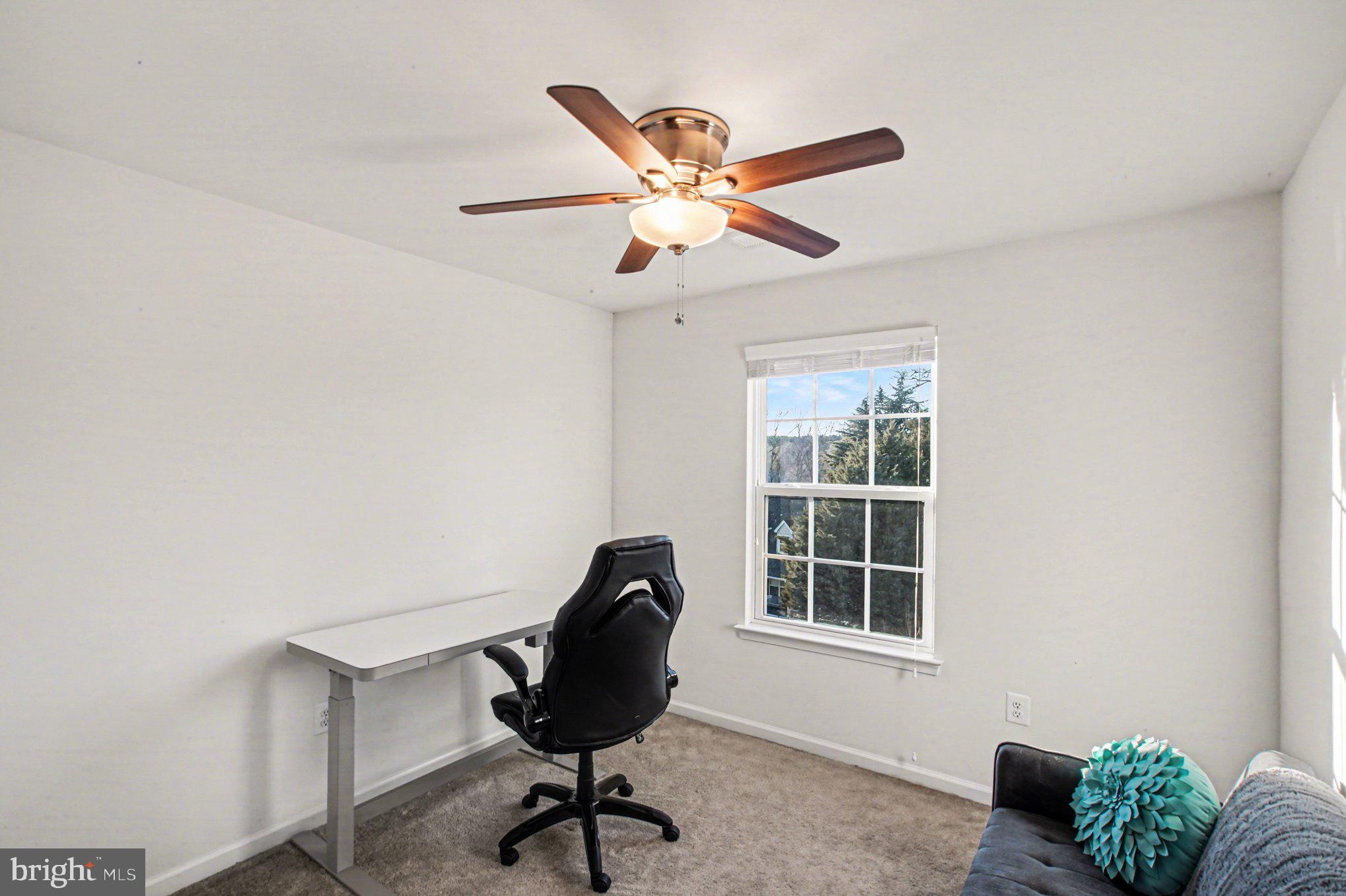 GOVERNORS ROW - Residential