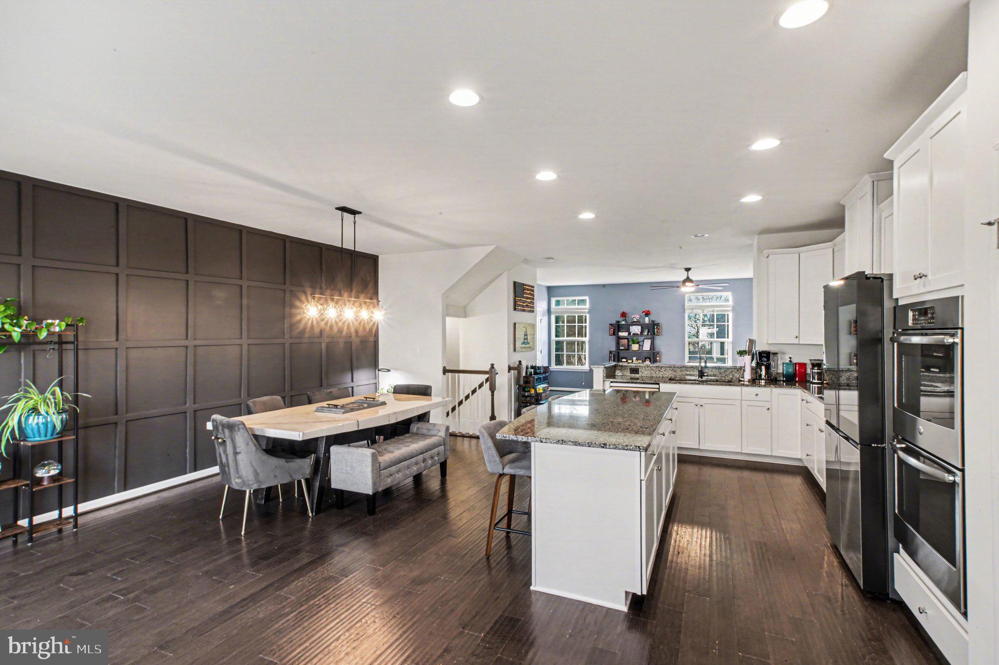 GOVERNORS ROW - Residential