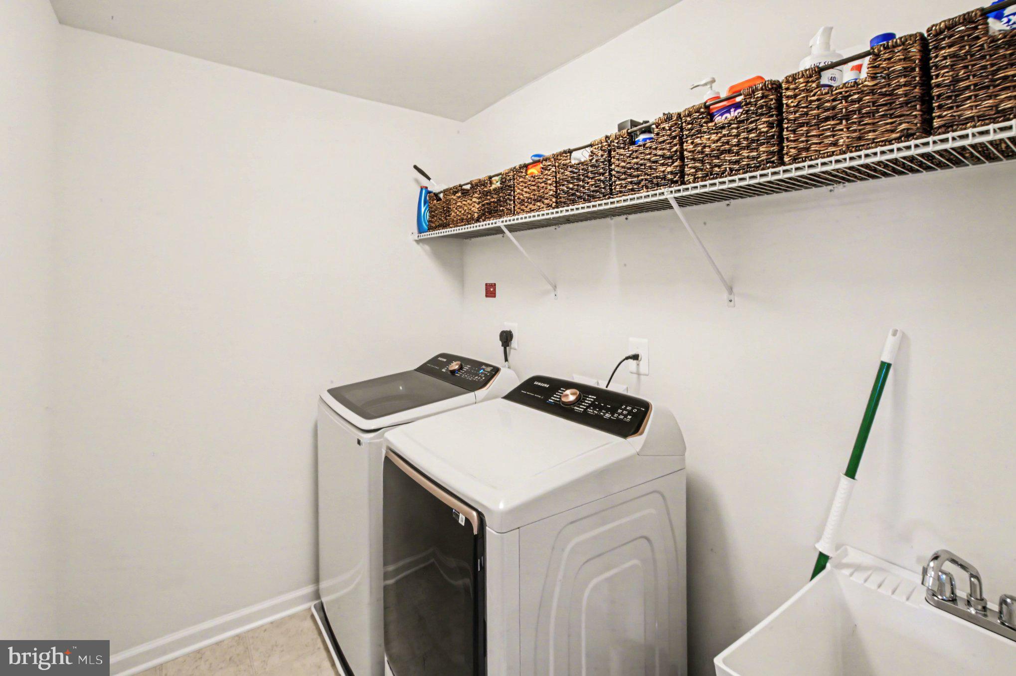 GOVERNORS ROW - Residential