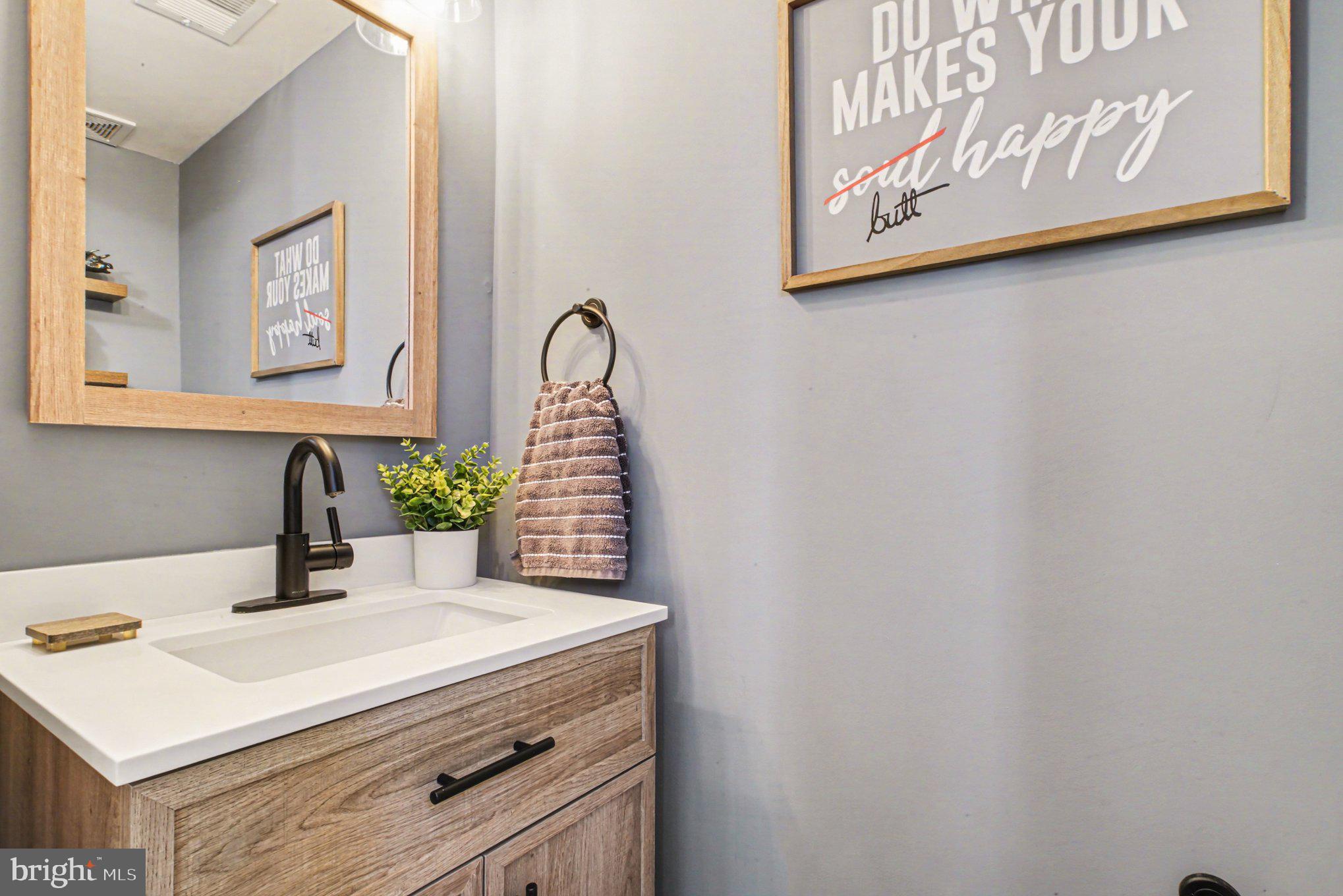 GOVERNORS ROW - Residential